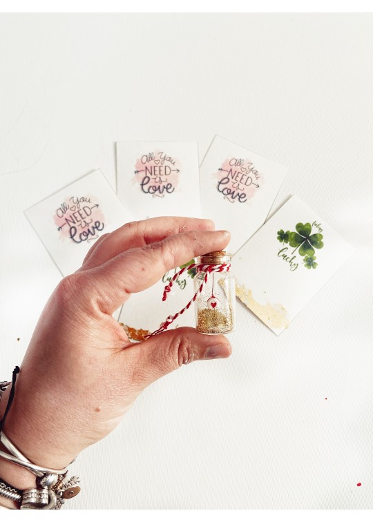 Martisoare lucrate manual, sticluta aurie #unstropdeiubire