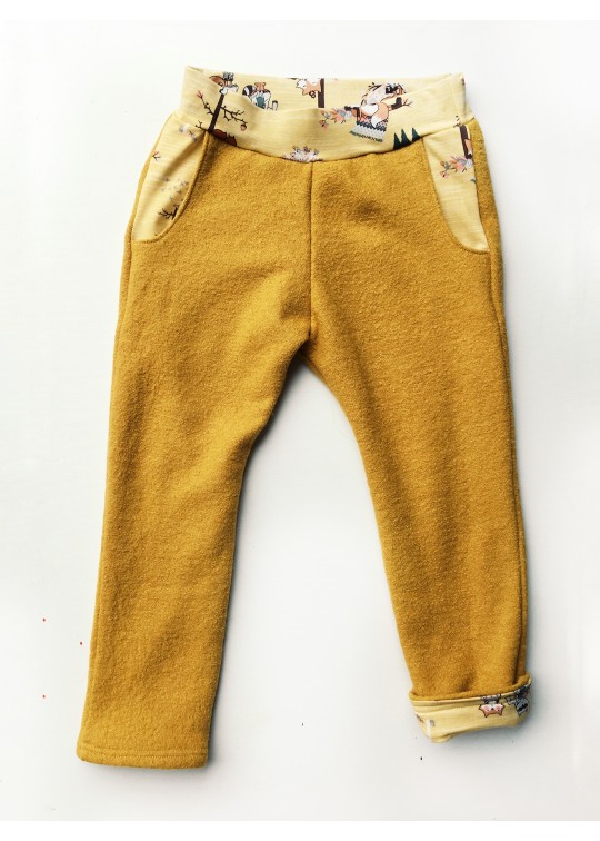Pantaloni copii, din lana fiarta, dublata cu bumbac, galben mustar cu imprimeu padure