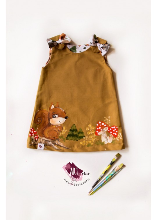 Sarafan copii, pictat manual, culoare camel cu veverita