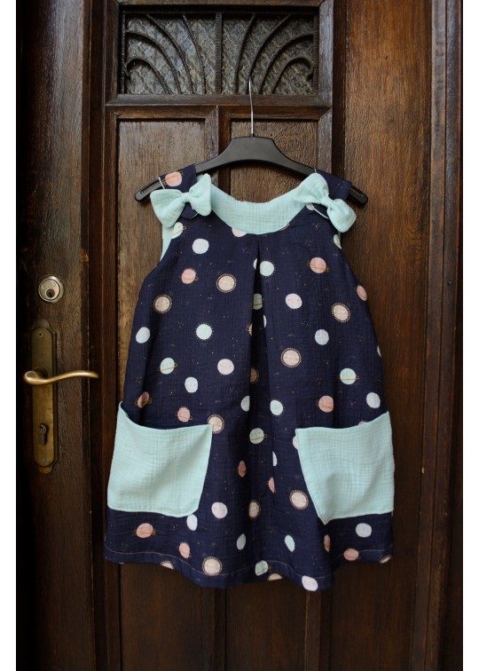 Rochita copii, vaporoasa, de vara, din muselina dubla organica - albastru navy cu planete